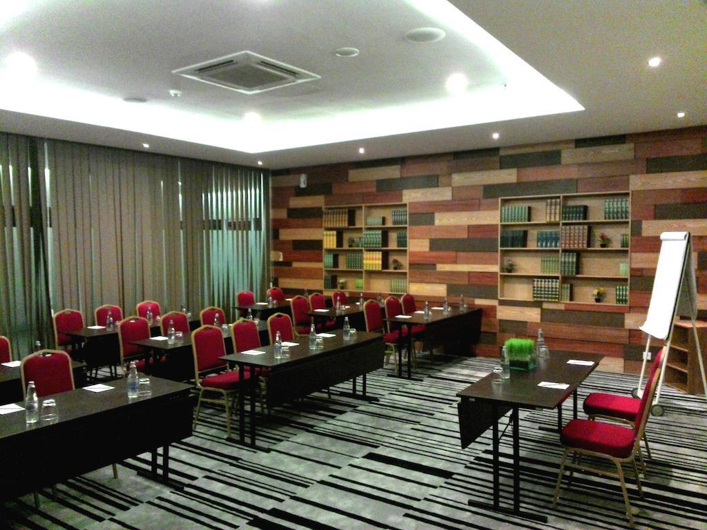 Fairfield By Marriott Bali Kuta Ngurah Rai กูตา ภายนอก รูปภาพ