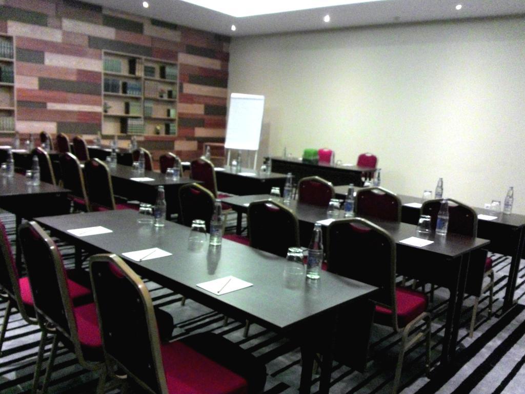 Fairfield By Marriott Bali Kuta Ngurah Rai กูตา ภายนอก รูปภาพ
